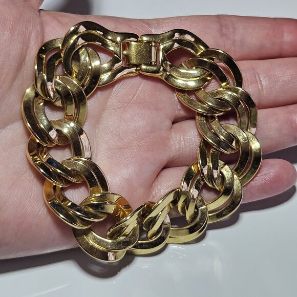 **Sale** VTG Monet Chain Bracelet Gold Tone Curb Link Classy Bold Statement 7.5" - Picture 1 of 16